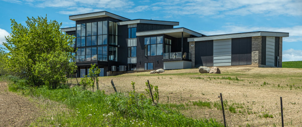 Modern chalet just north of Creemore